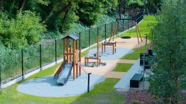natural playground lars laj