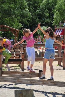 Lars Laj Playgrounds, Balancing
