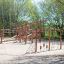 Hřiště s Ural climbing net v parkovém prostředí