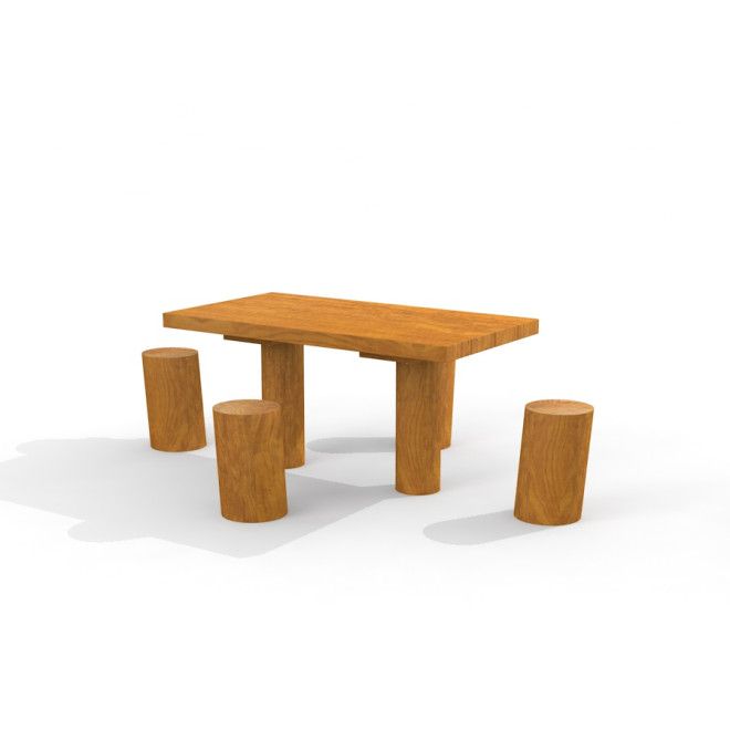 Table Nature with 4 stools vyrobený z přírodního dřeva, určený pro venkovní posezení na hřišti.