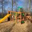 Jungle castle with slide na dětském hřišti.