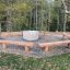Robinia bench venkovní posezení kolem ohniště v lesním prostředí