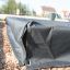 Sandbox cover 3m x 3m zajištěný popruhem v prostředí parku.