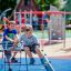 Děti si hrají na Mini Climber steel structure na hřišti