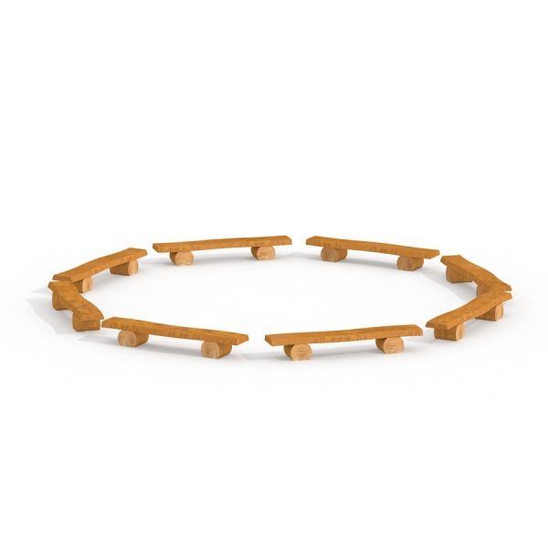 Dřevěné lavičky uspořádané do kruhu pro Firepit seating.