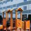 Smart playhouse with slide v obytné oblasti.