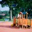 Rubik playhouse with slide na barevném hřišti