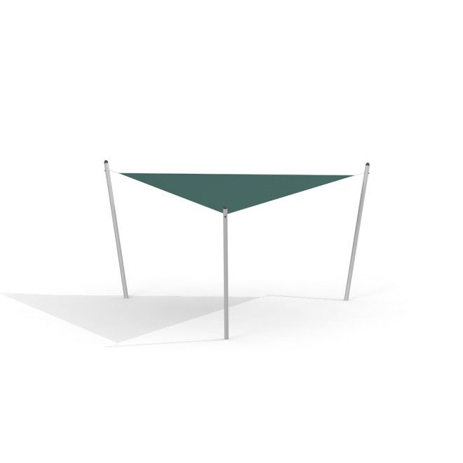 Sun Shade Triangle 5x5x5 Atlantis (Metal) se zelenou látkou a třemi kovovými sloupy poskytující stín ven