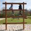 Děti šplhající po Step And Climb wooden ladder na hřišti