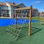 V-shape Net wooden playhouse na venkovním hřišti.