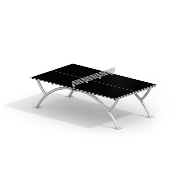 Outdoor Table Tennis s elegantním černým povrchem a zakřivenými kovovými nohami.